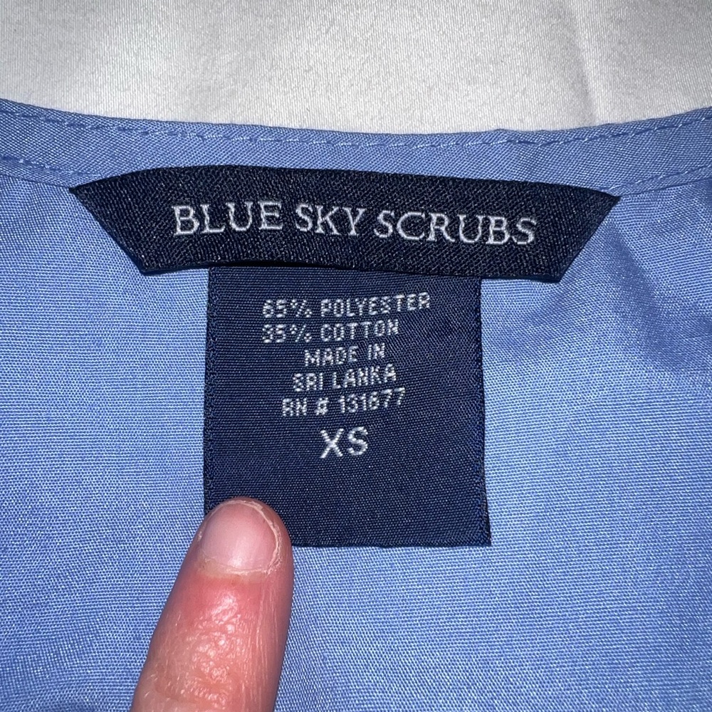NWOT Blue Sky Scrubs Ceil Blue Top (XS) and Bottom (XXS) Shelby Style Grey Label - Picture 5 of 9